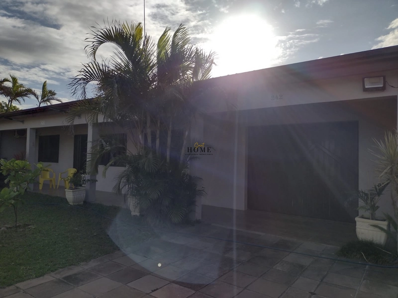 Casa em Mariluz com 2 terrenos: 5ª foto da galeria de imagens do imóvel