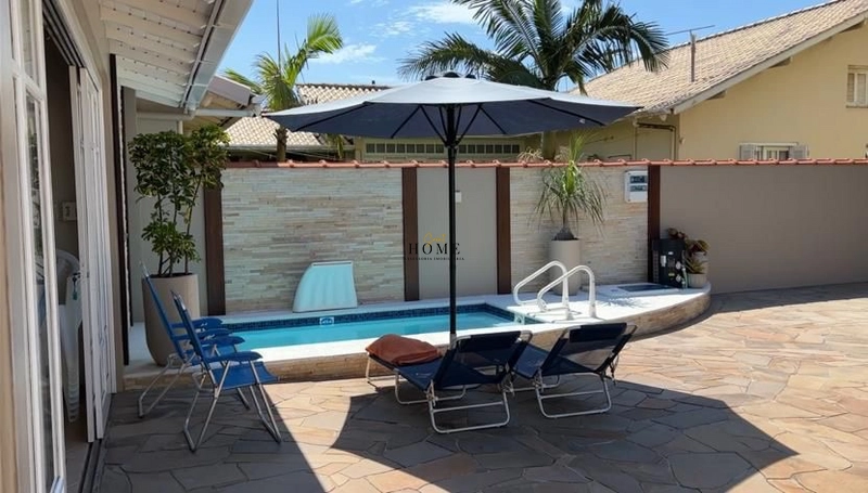 Casa à venda em Tramandaí: 1ª foto da galeria de imagens do imóvel
