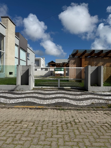 Terreno à venda em Xangri-lá próximo ao mar: 1ª foto da galeria de imagens do imóvel