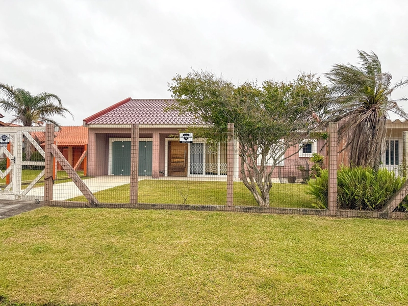 Casa à venda em Imbé - Centro: 1ª foto da galeria de imagens do imóvel