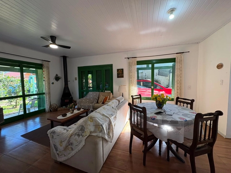 Casa à venda em Mariluz : 2ª foto da galeria de imagens do imóvel