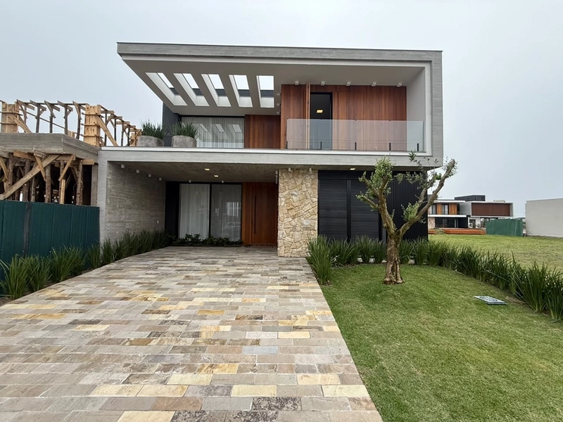 Sobrado Alto Padrão Beira Lago : 1ª foto da galeria de imagens do imóvel