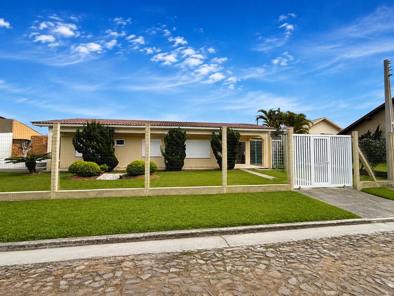 CASA COM 3 TERRENOS À VENDA NO BAIRRO MARILUZ – IMBÉ/RS: 3ª foto da galeria de imagens do imóvel