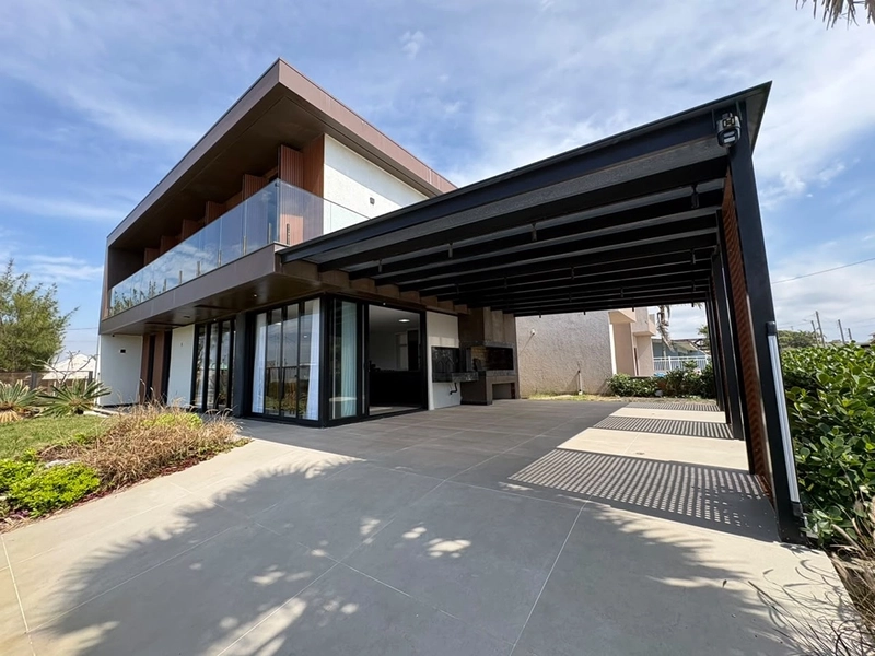 Casa de alto padrão à venda em Imbé: 1ª foto da galeria de imagens do imóvel