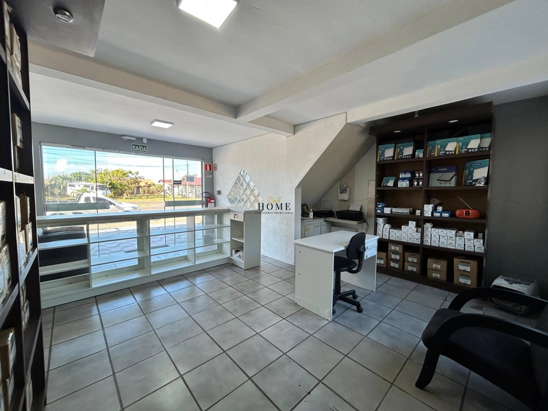 Prédio comercial com salas comerciais e residência na parte superior: 1ª foto da galeria de imagens do imóvel