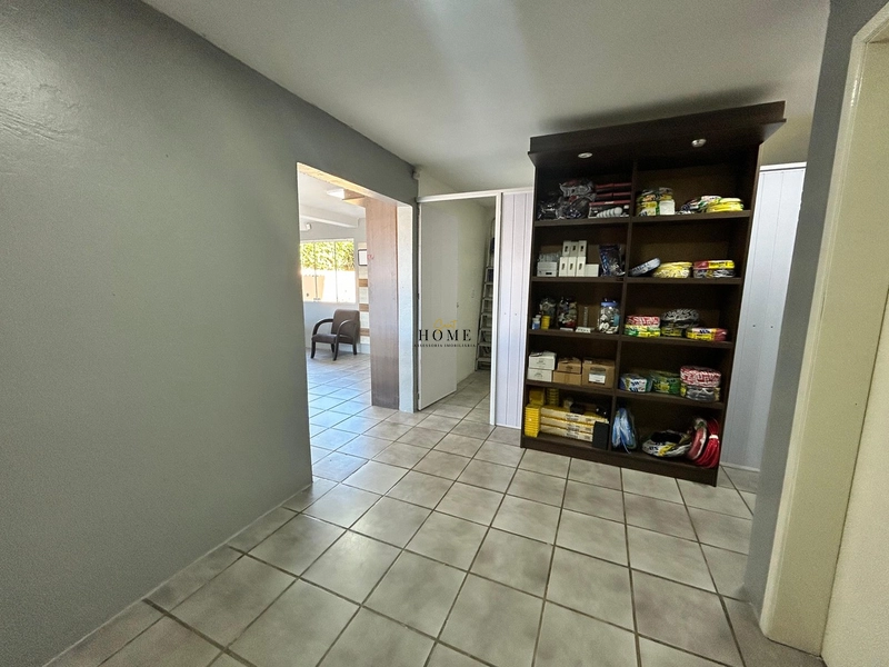Prédio comercial com salas comerciais e residência na parte superior: 5ª foto da galeria de imagens do imóvel