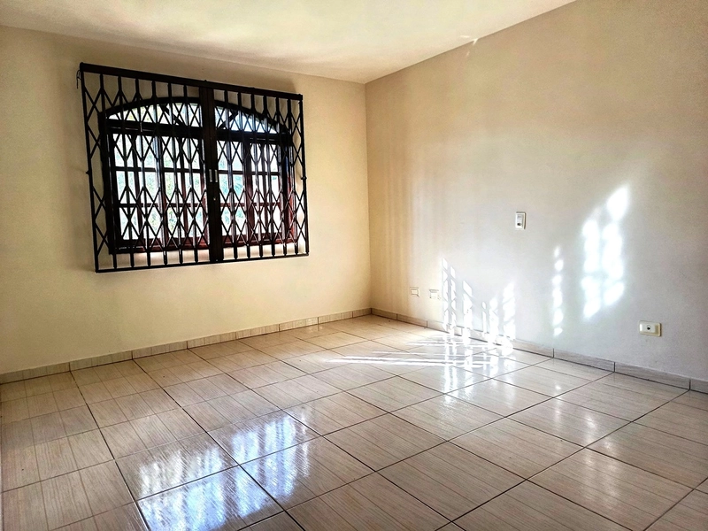Casa Térrea com 3 Quartos para Locação – Bairro Portão: 8ª foto da galeria de imagens do imóvel