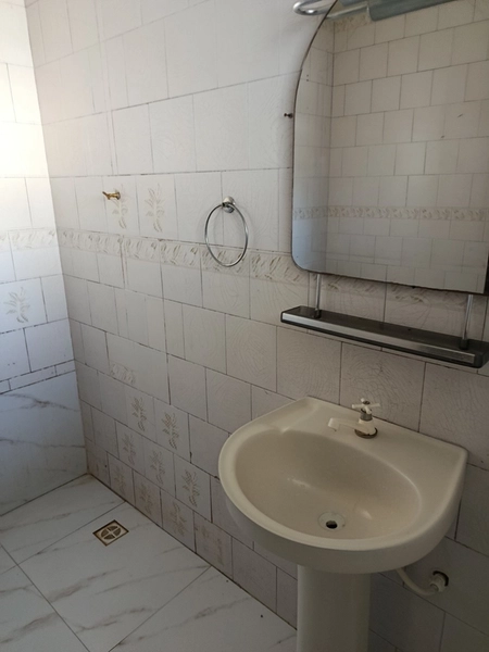 Casa Térrea com 3 Quartos para Locação – Bairro Portão: 4ª foto da galeria de imagens do imóvel