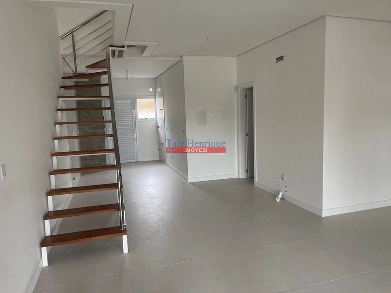 Novo e bem pertinho do mar.: 3ª foto da galeria de imagens do imóvel