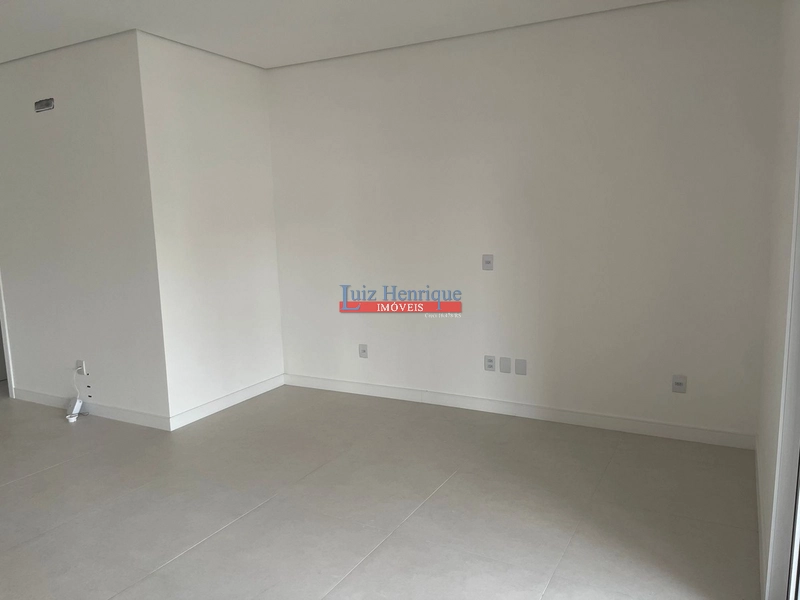 Novo e bem pertinho do mar.: 4ª foto da galeria de imagens do imóvel