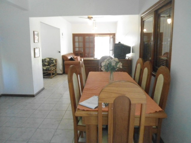 Excelente casa com 2 terrenos.: 6ª foto da galeria de imagens do imóvel