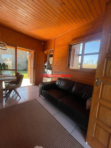 Linda casa no Village: 2ª foto da galeria de imagens do imóvel