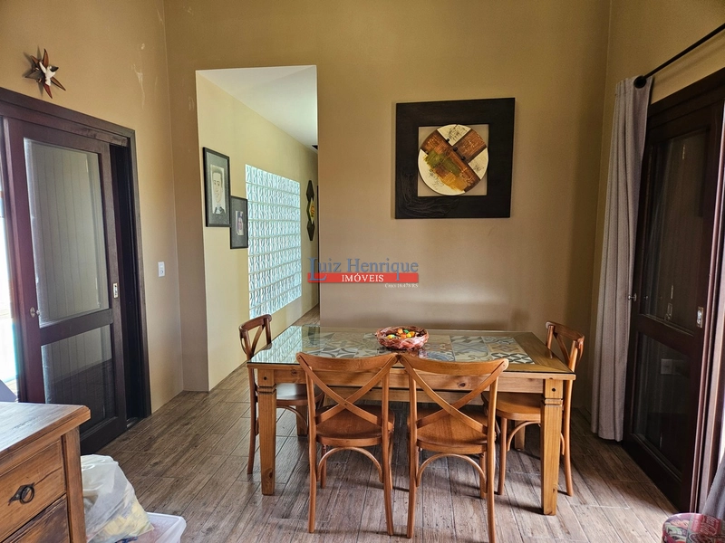 Com 2 terrenos e piscina: 29ª foto da galeria de imagens do imóvel