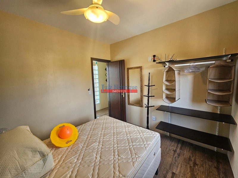 Com 2 terrenos e piscina: 33ª foto da galeria de imagens do imóvel