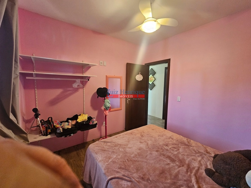 Com 2 terrenos e piscina: 37ª foto da galeria de imagens do imóvel