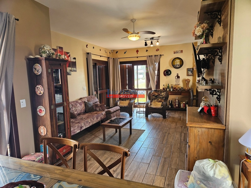 Com 2 terrenos e piscina: 30ª foto da galeria de imagens do imóvel