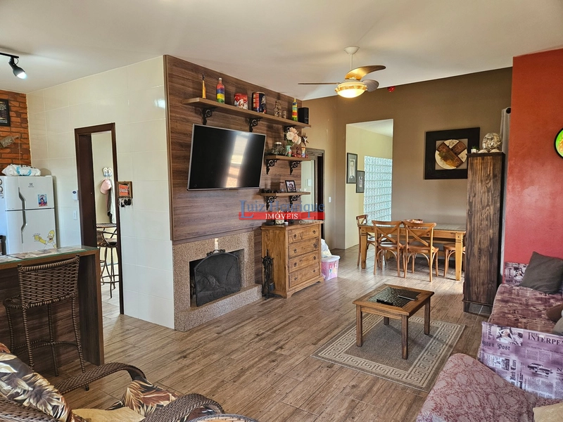 Com 2 terrenos e piscina: 22ª foto da galeria de imagens do imóvel