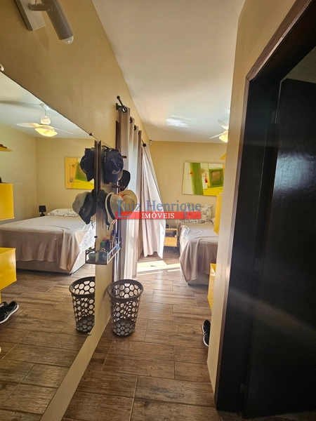 Com 2 terrenos e piscina: 38ª foto da galeria de imagens do imóvel