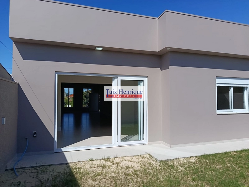 Casa novíssima em bairro nobre.: 24ª foto da galeria de imagens do imóvel