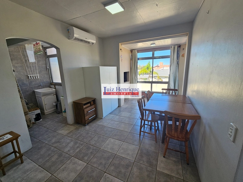 Pertinho do mar e junto ao comércio local.: 6ª foto da galeria de imagens do imóvel