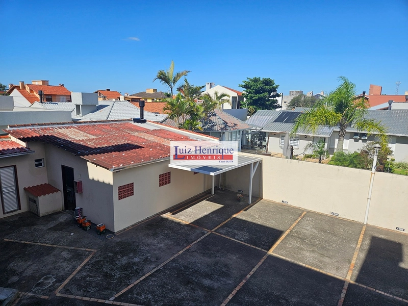 Pertinho do mar e junto ao comércio local.: 9ª foto da galeria de imagens do imóvel