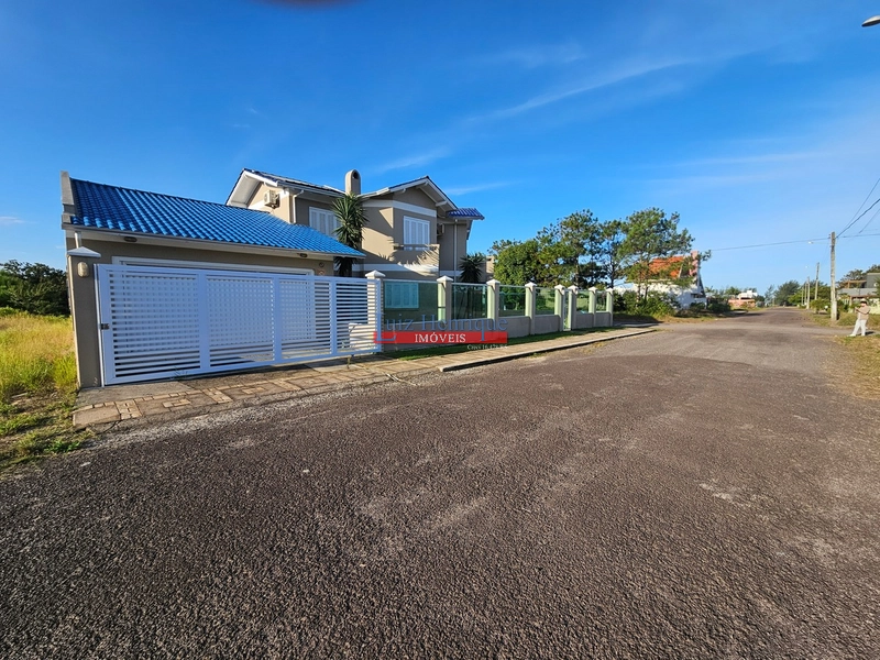 Maravilhosa casa no Capão Novo Village: 1ª foto da galeria de imagens do imóvel