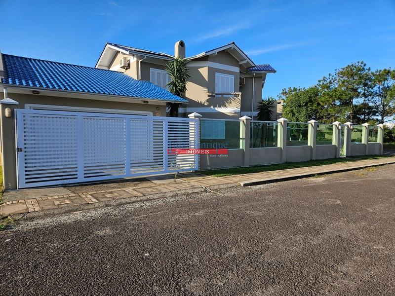 Maravilhosa casa no Capão Novo Village: 2ª foto da galeria de imagens do imóvel