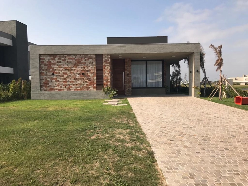 Lindíssima casa alto padrão.: 1ª foto da galeria de imagens do imóvel