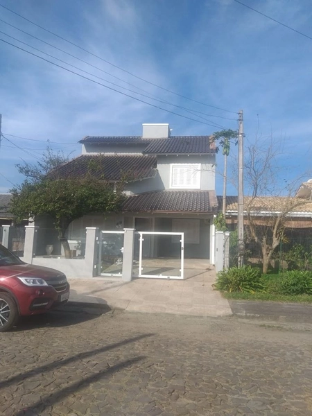 Linda casa para morar o ano todo.: 2ª foto da galeria de imagens do imóvel