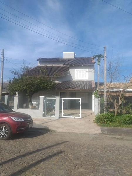 Linda casa para morar o ano todo.: 3ª foto da galeria de imagens do imóvel