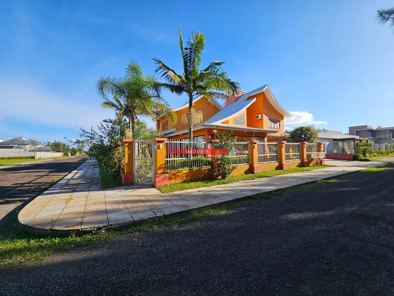 Mansão no Capão Novo Village: 1ª foto da galeria de imagens do imóvel