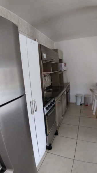 Ótimo sobrado com dormitório na parte inferior.: 8ª foto da galeria de imagens do imóvel