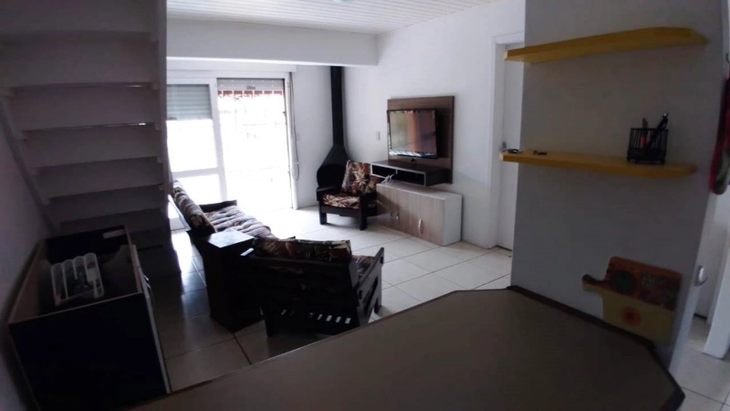 Ótimo sobrado com dormitório na parte inferior.: 9ª foto da galeria de imagens do imóvel