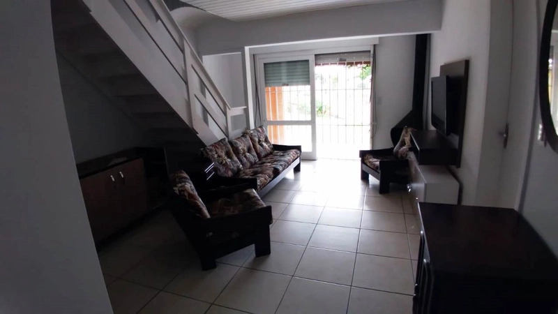 Ótimo sobrado com dormitório na parte inferior.: 10ª foto da galeria de imagens do imóvel