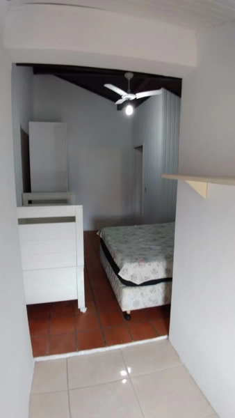 Ótimo sobrado com dormitório na parte inferior.: 23ª foto da galeria de imagens do imóvel