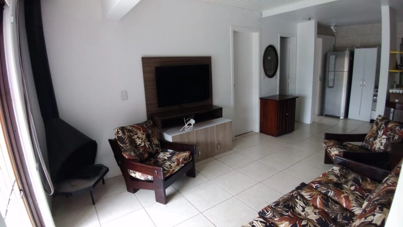 Ótimo sobrado com dormitório na parte inferior.: 6ª foto da galeria de imagens do imóvel