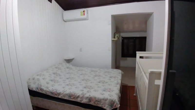 Ótimo sobrado com dormitório na parte inferior.: 22ª foto da galeria de imagens do imóvel