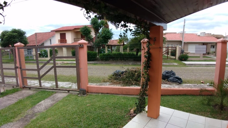 Ótimo sobrado com dormitório na parte inferior.: 2ª foto da galeria de imagens do imóvel