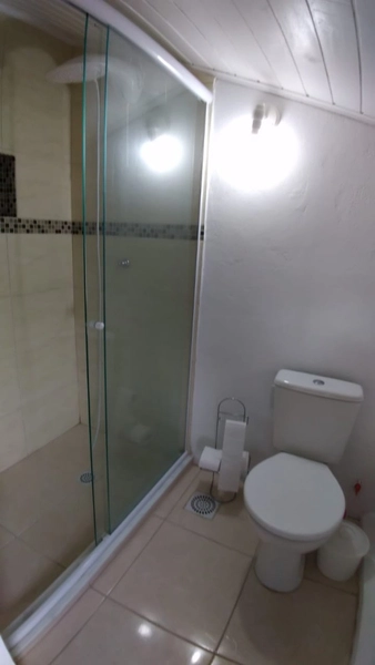 Ótimo sobrado com dormitório na parte inferior.: 24ª foto da galeria de imagens do imóvel