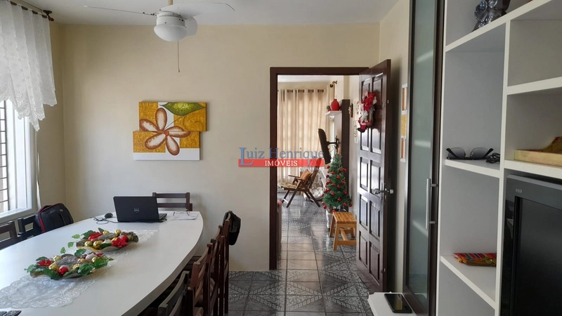 Perto do mar e do comércio local: 9ª foto da galeria de imagens do imóvel