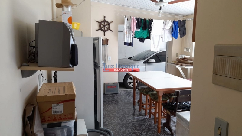 Perto do mar e do comércio local: 24ª foto da galeria de imagens do imóvel