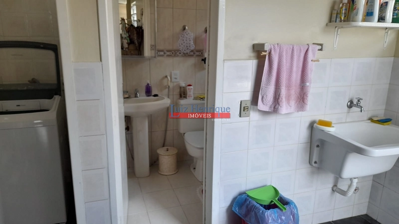 Perto do mar e do comércio local: 12ª foto da galeria de imagens do imóvel