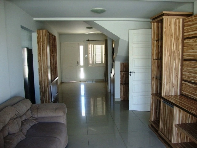 Linda casa com piscina.: 19ª foto da galeria de imagens do imóvel