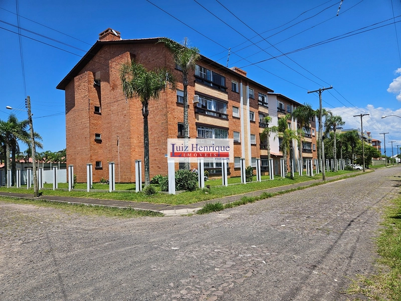 Segundo piso e com piscina: 1ª foto da galeria de imagens do imóvel