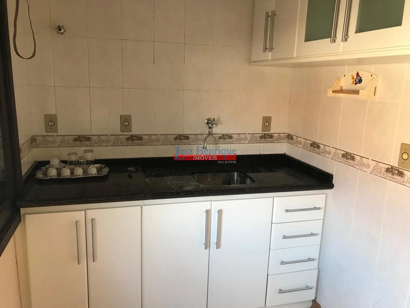 No centro de Capão Novo: 2ª foto da galeria de imagens do imóvel