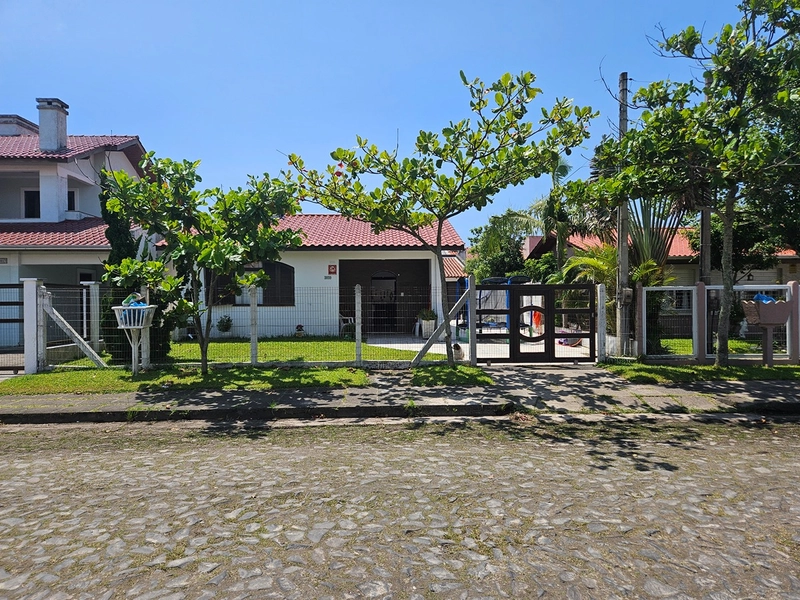 Casa bem localizada no Posto 04.: 1ª foto da galeria de imagens do imóvel