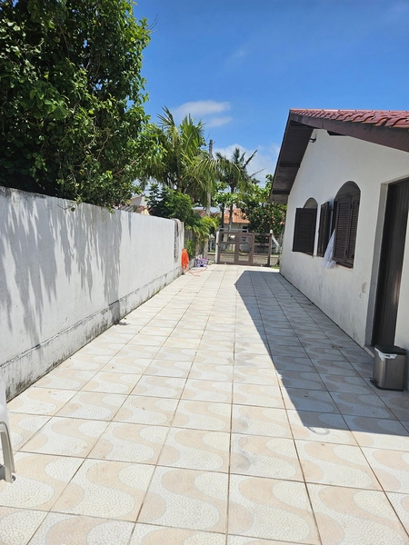 Casa bem localizada no Posto 04.: 6ª foto da galeria de imagens do imóvel