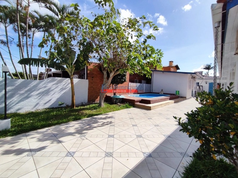 Três casas pelo preço de uma.: 2ª foto da galeria de imagens do imóvel