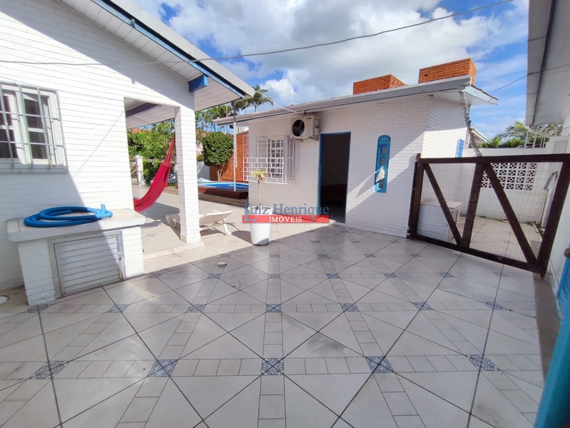 Três casas pelo preço de uma.: 8ª foto da galeria de imagens do imóvel