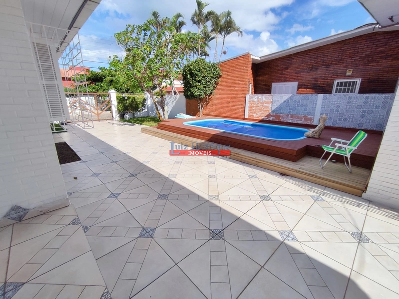 Três casas pelo preço de uma.: 7ª foto da galeria de imagens do imóvel